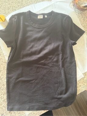 Aritzia- Sunday Best black tee M